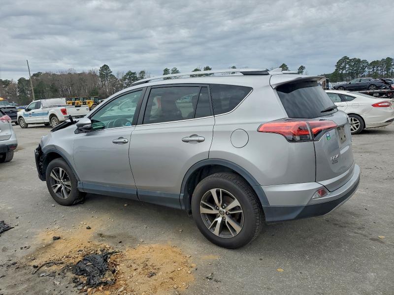 Фото 2 - TOYOTA RAV4