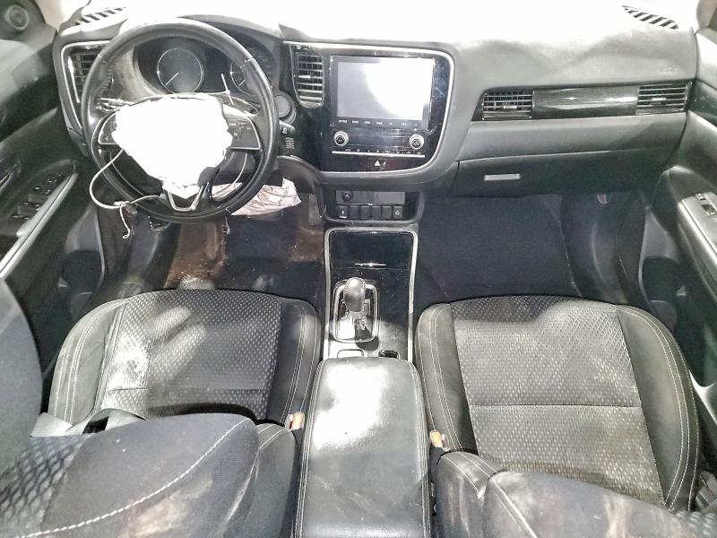 Фото 8 - MITSUBISHI OUTLANDER