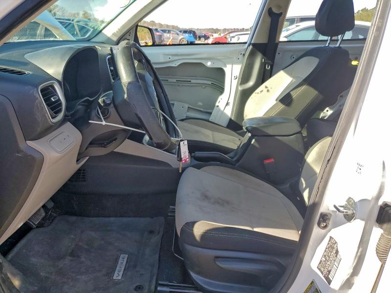 Фото 7 - HYUNDAI VENUE