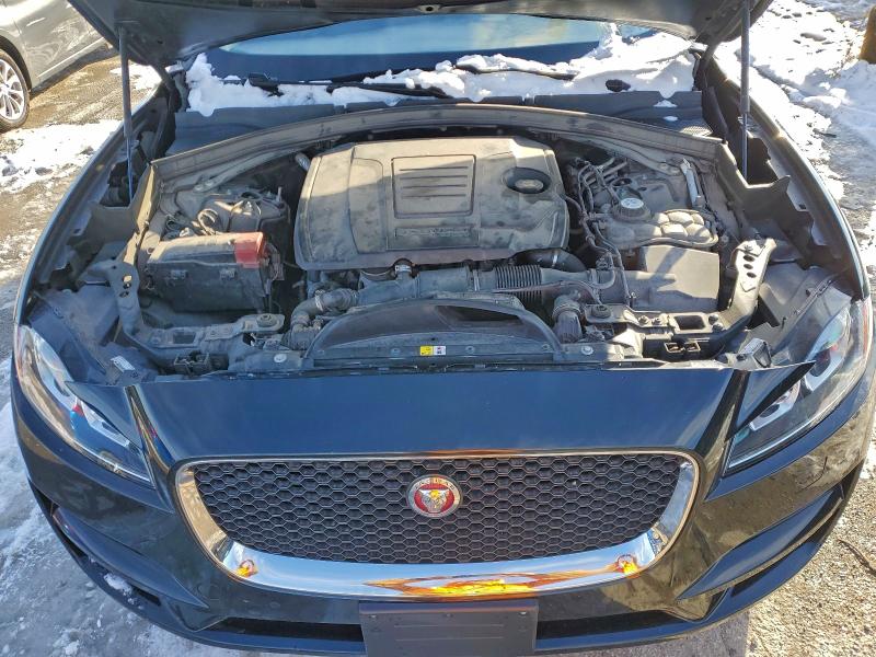 Фото 12 - JAGUAR F-PACE