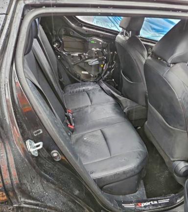 Фото 10 - TOYOTA C-HR