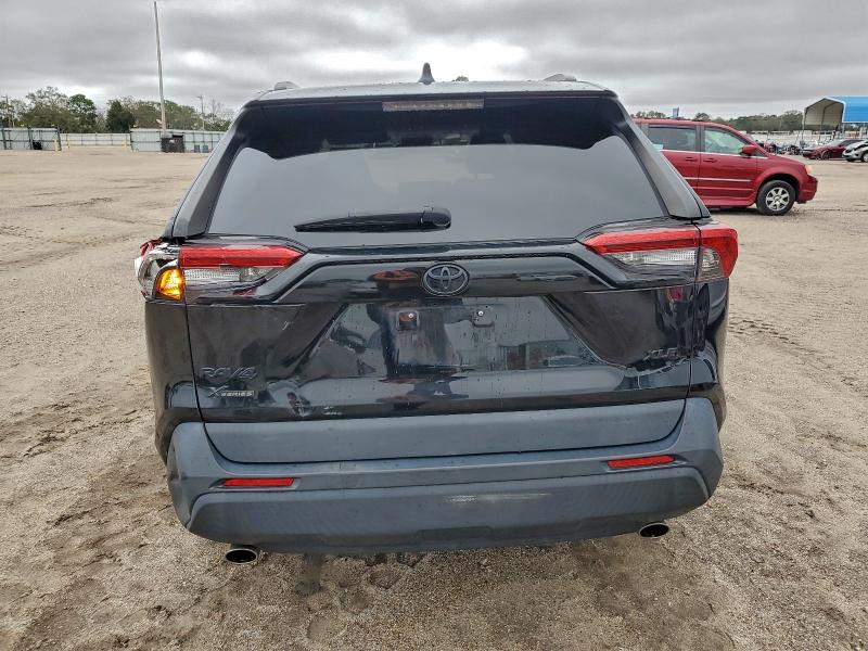 Фото 6 - TOYOTA RAV4