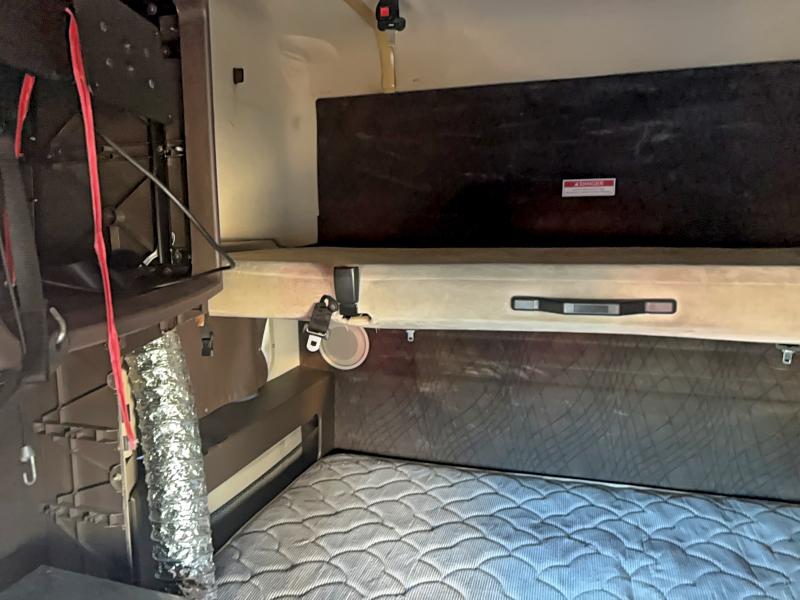 VOLVO VN 2015 VIN 4V4NC9EH9FN182118