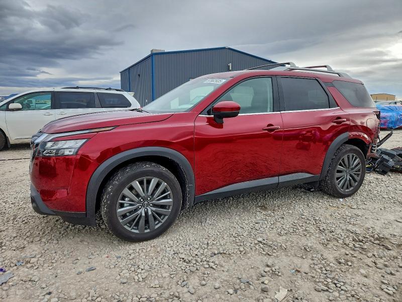 Фото 1 - NISSAN PATHFINDER