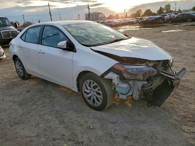 Фото 4 - TOYOTA COROLLA