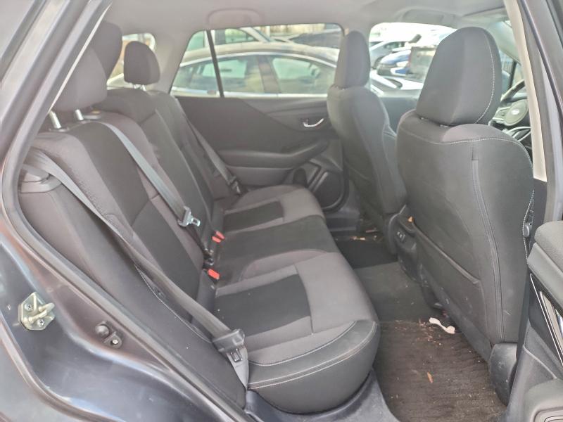 Фото 10 - SUBARU OUTBACK