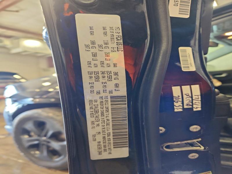 Фото 13 - JEEP COMPASS