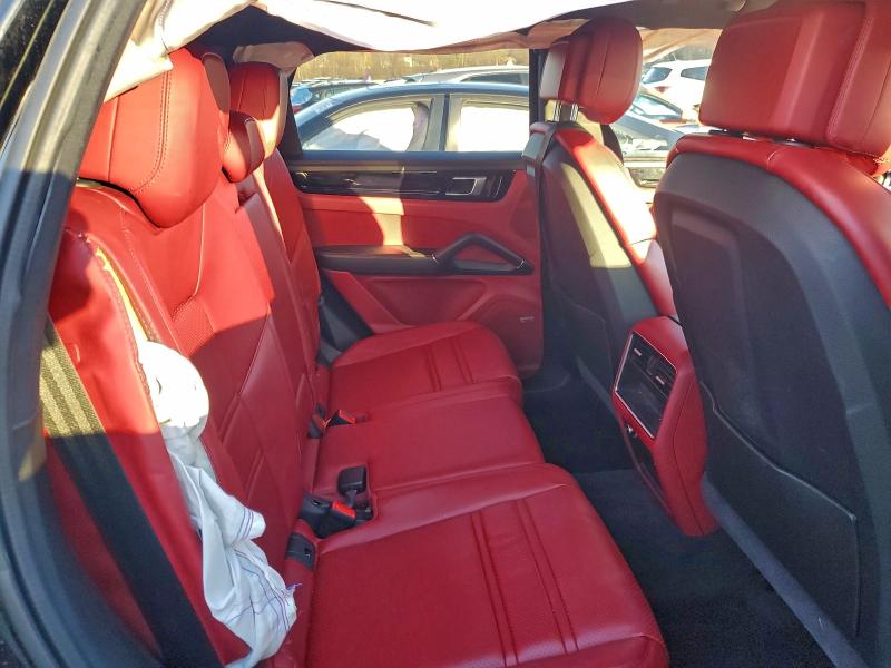 Фото 11 - PORSCHE CAYENNE