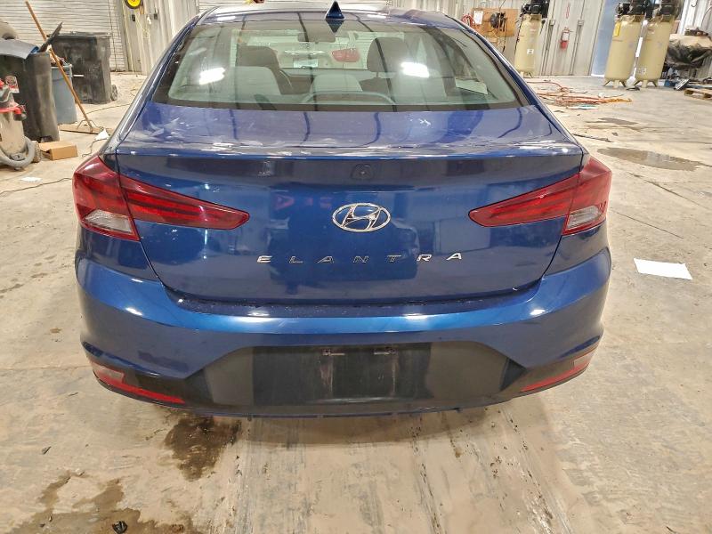 Фото 6 - HYUNDAI ELANTRA