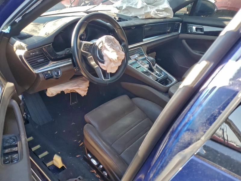 Фото 8 - PORSCHE PANAMERA