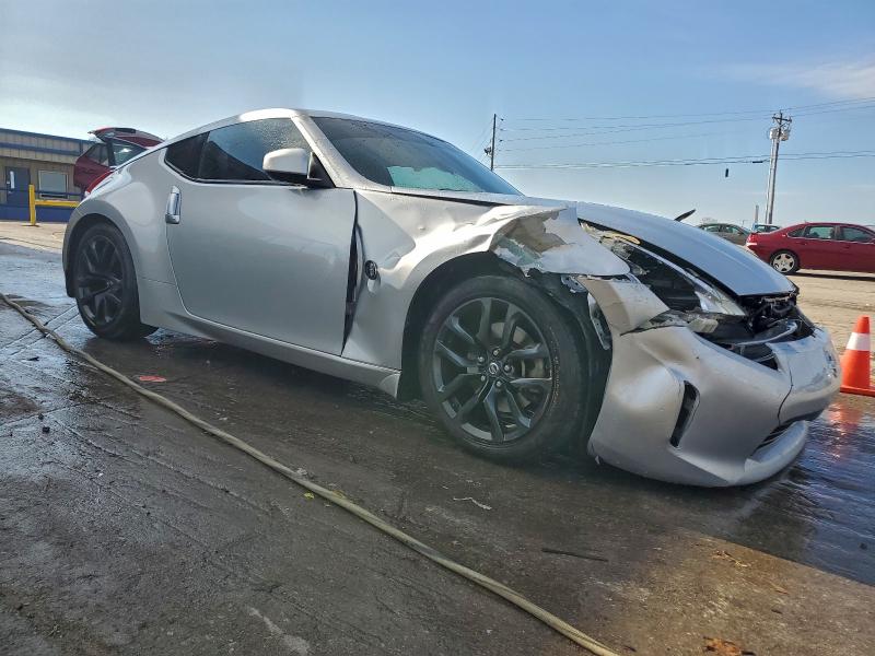 Фото 4 - NISSAN 370Z