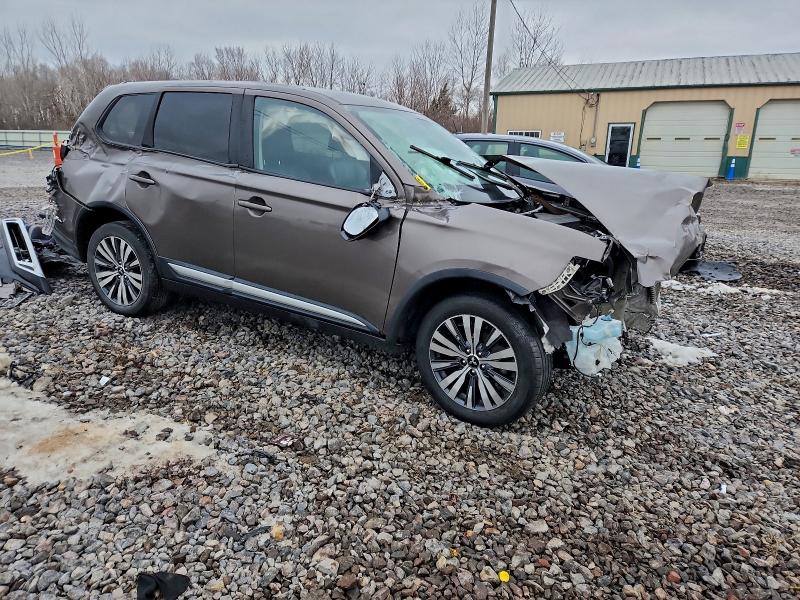 Фото 4 - MITSUBISHI OUTLANDER