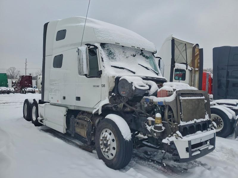 Фото 1 - VOLVO VN