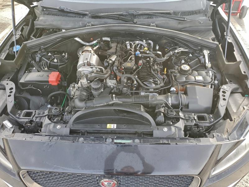 Фото 12 - JAGUAR F-PACE