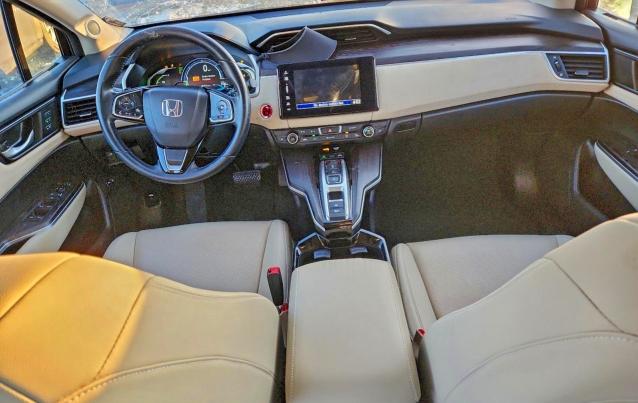 Фото 8 - HONDA CLARITY