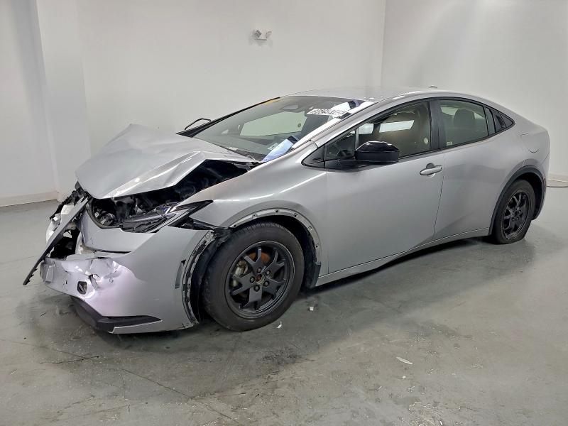 Фото 1 - TOYOTA PRIUS