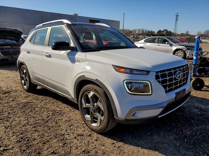 Фото 4 - HYUNDAI VENUE