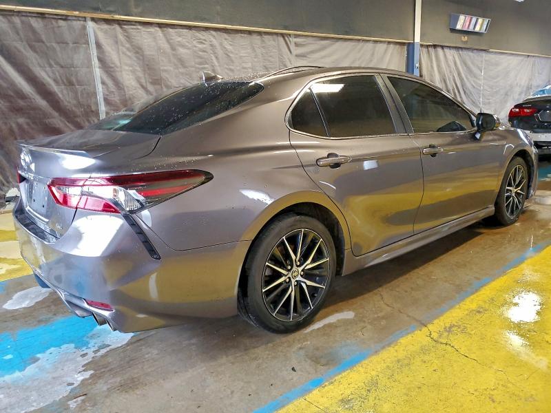 Фото 3 - TOYOTA CAMRY