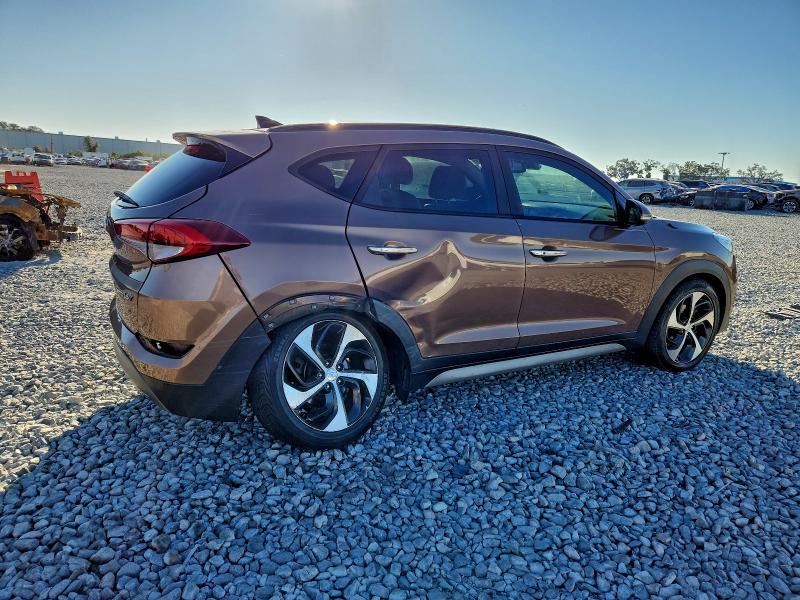 Фото 3 - HYUNDAI TUCSON