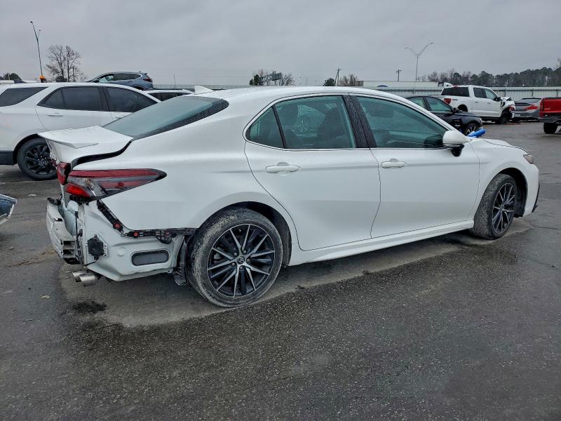 Фото 3 - TOYOTA CAMRY