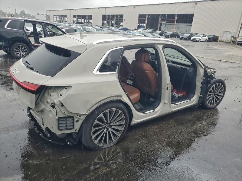 AUDI E-TRON 2019 VIN WA1VABGE7KB021588