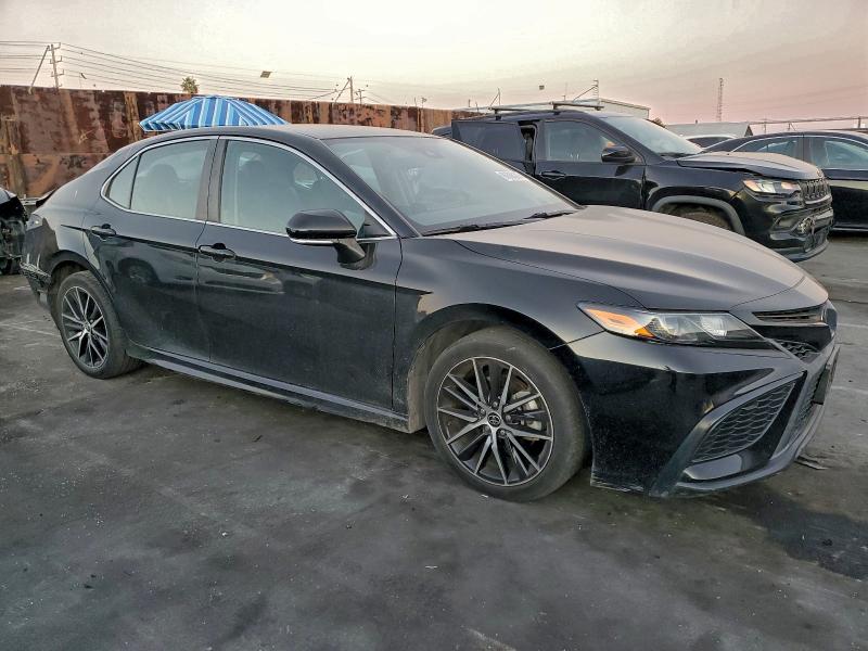 Фото 4 - TOYOTA CAMRY