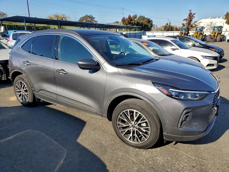 Фото 4 - FORD ESCAPE