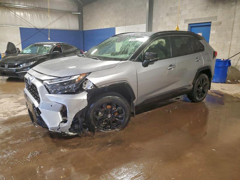 Фото 1 - TOYOTA RAV4