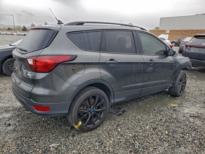 Фото 3 - FORD ESCAPE