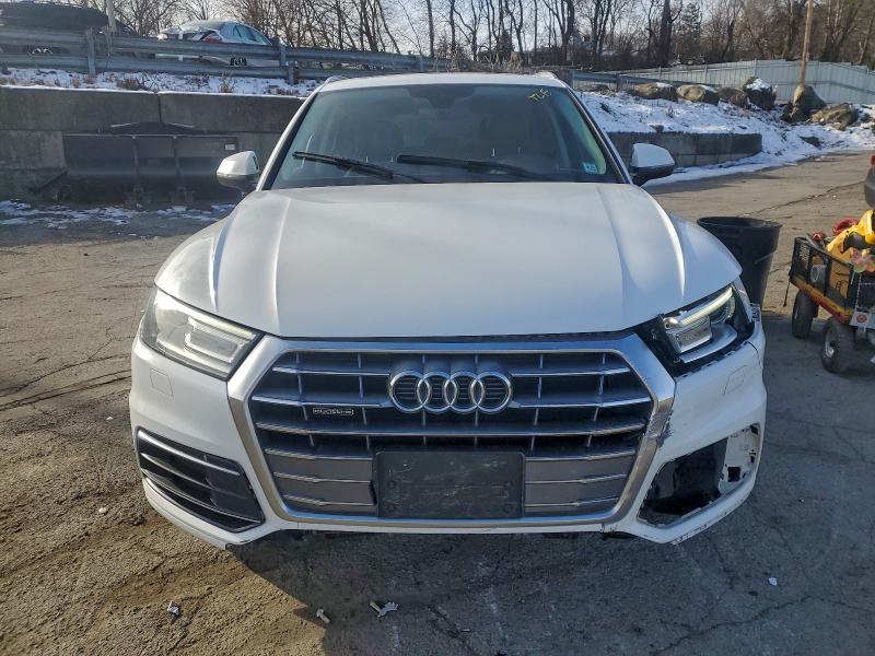 Фото 5 - AUDI Q5