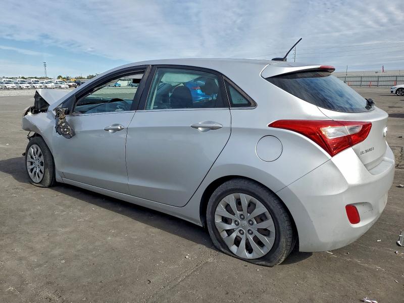 Фото 2 - HYUNDAI ELANTRA
