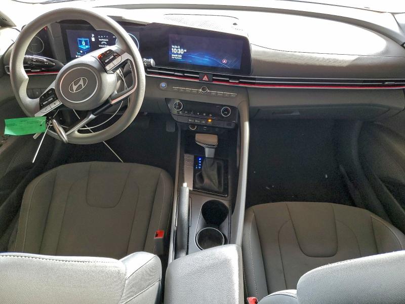 Фото 8 - HYUNDAI ELANTRA