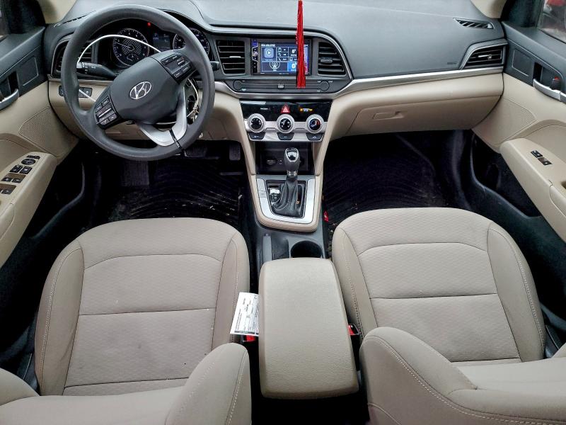 Фото 8 - HYUNDAI ELANTRA