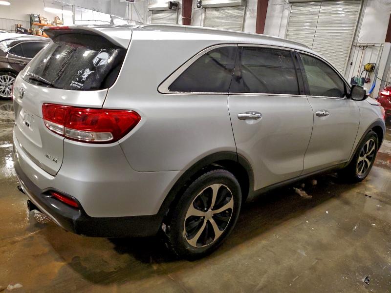 Фото 3 - KIA SORENTO