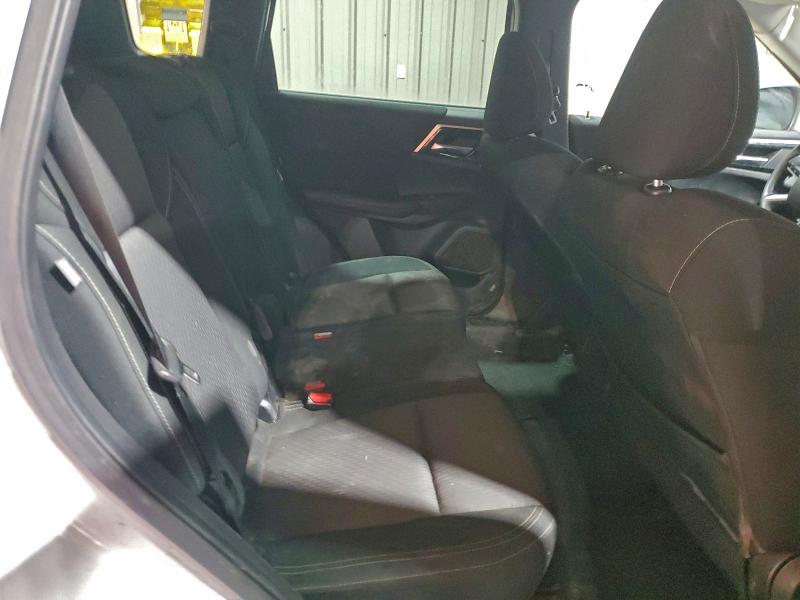 Фото 11 - MITSUBISHI OUTLANDER