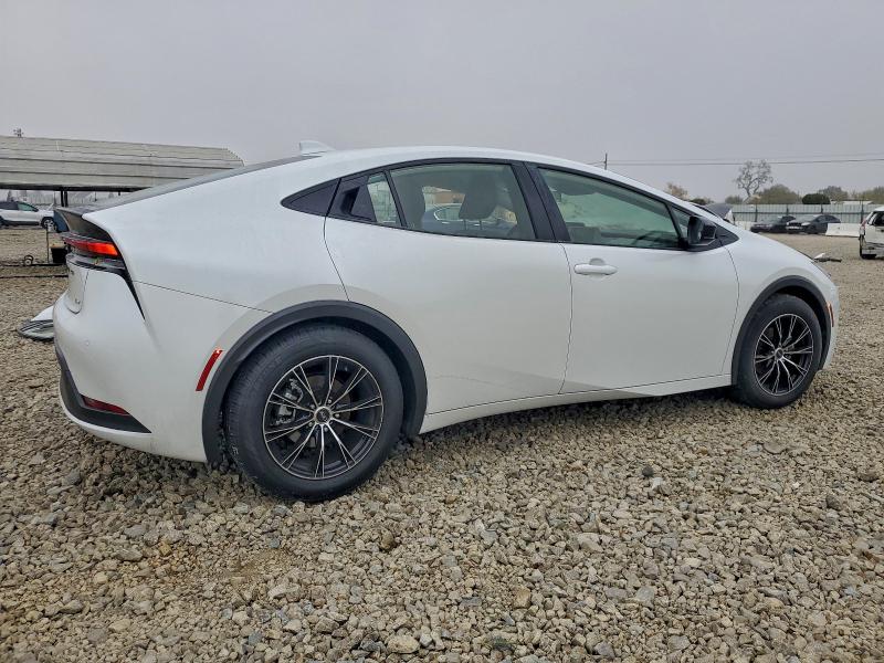 Фото 3 - TOYOTA PRIUS