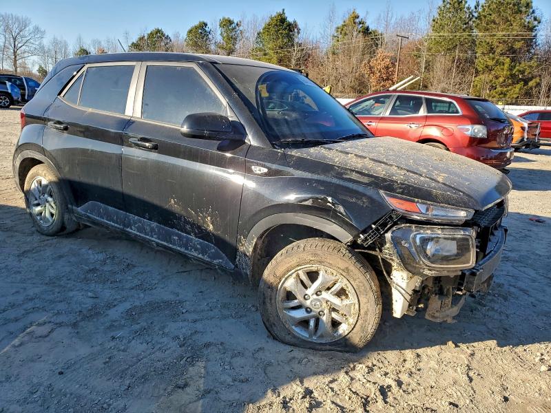 Фото 4 - HYUNDAI VENUE