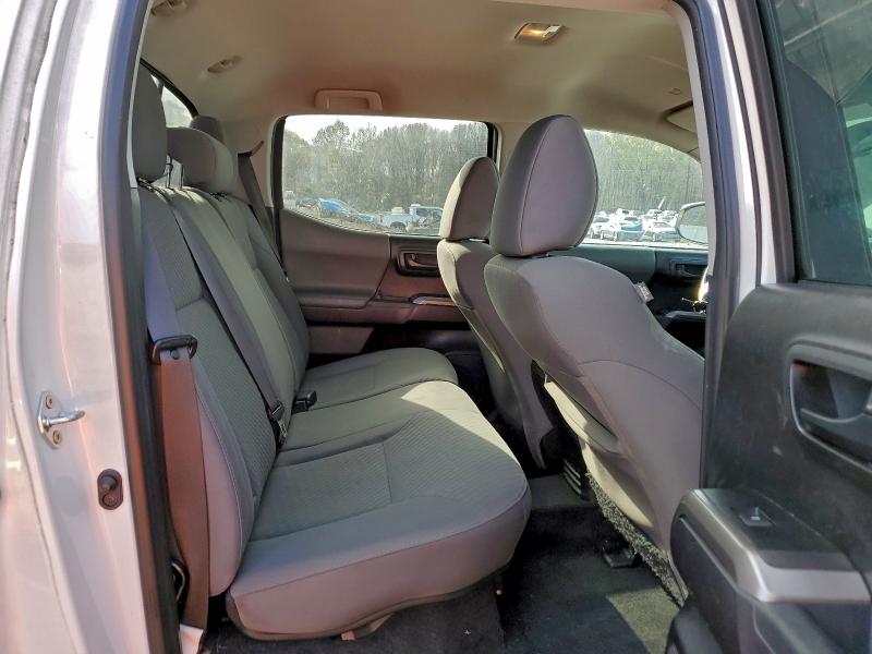 Фото 10 - TOYOTA TACOMA