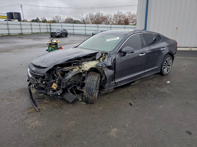 Фото 1 - KIA STINGER