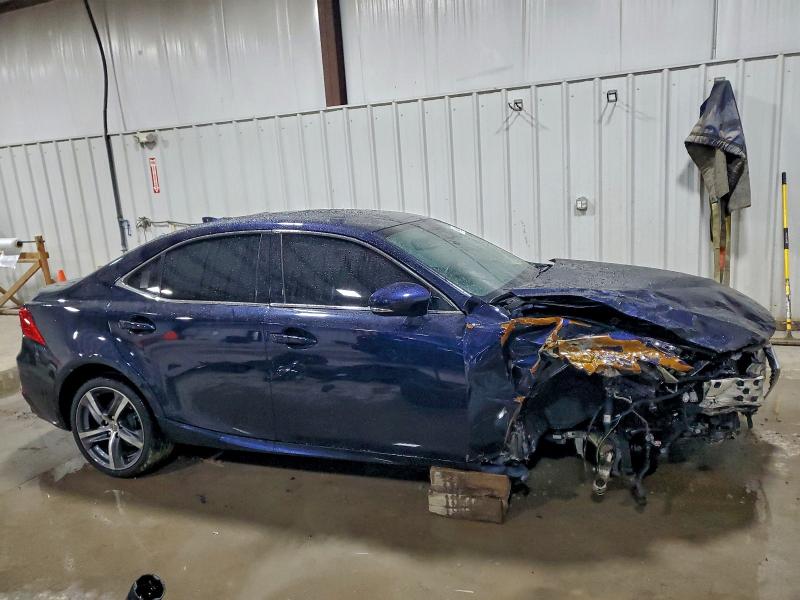 Фото 4 - LEXUS IS