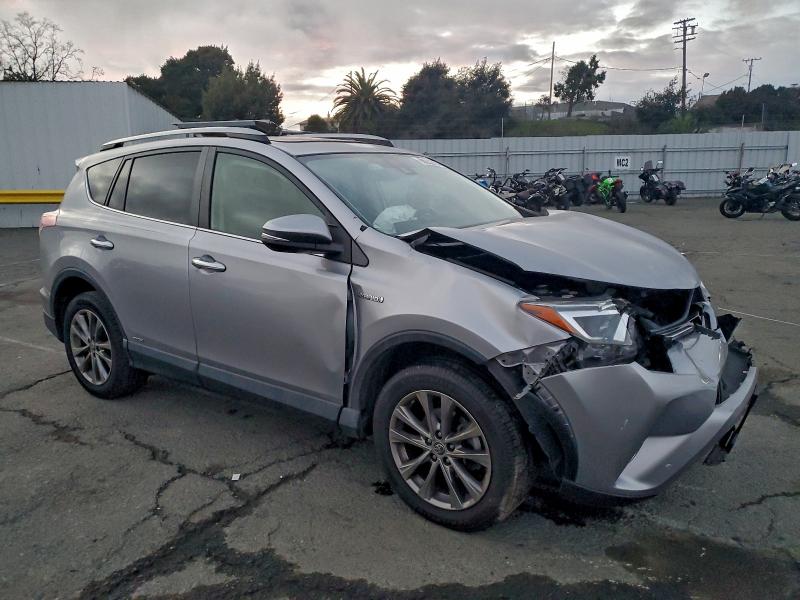 Фото 4 - TOYOTA RAV4