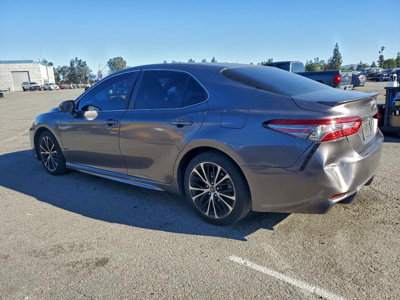 Фото 2 - TOYOTA CAMRY