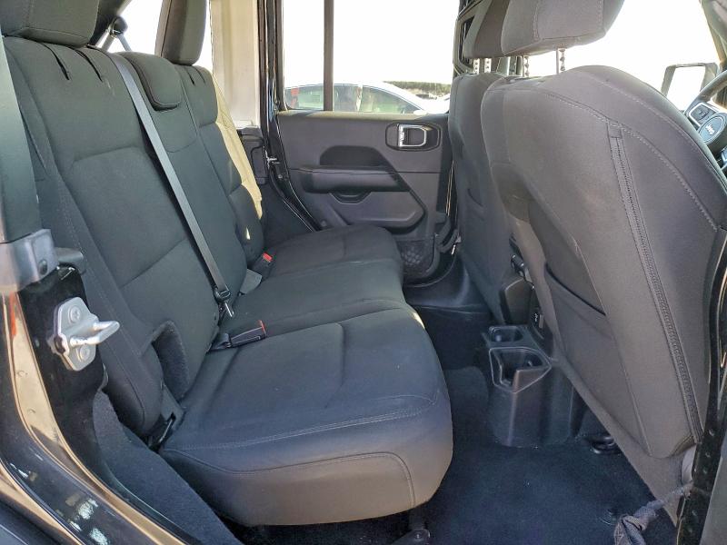 Фото 10 - JEEP WRANGLER