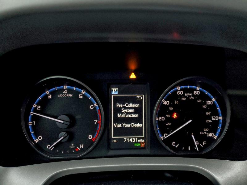 Фото 9 - TOYOTA RAV4