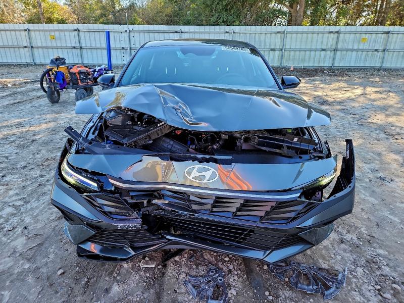 Фото 5 - HYUNDAI ELANTRA