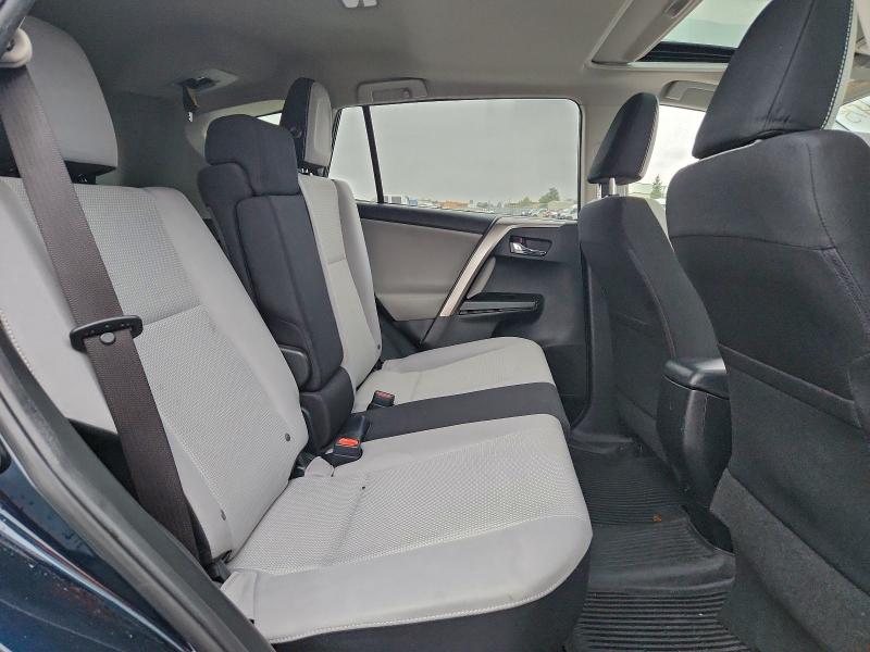 Фото 10 - TOYOTA RAV4