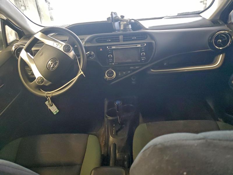 Фото 8 - TOYOTA PRIUS