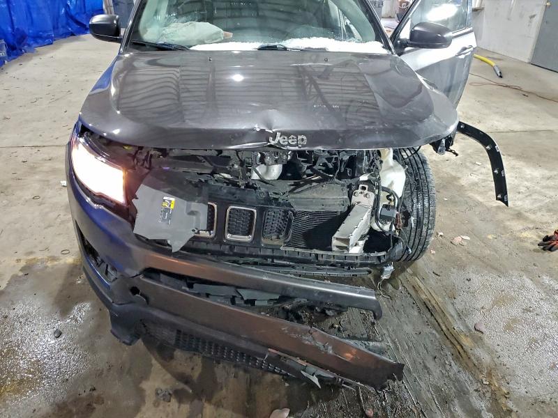 Фото 11 - JEEP COMPASS