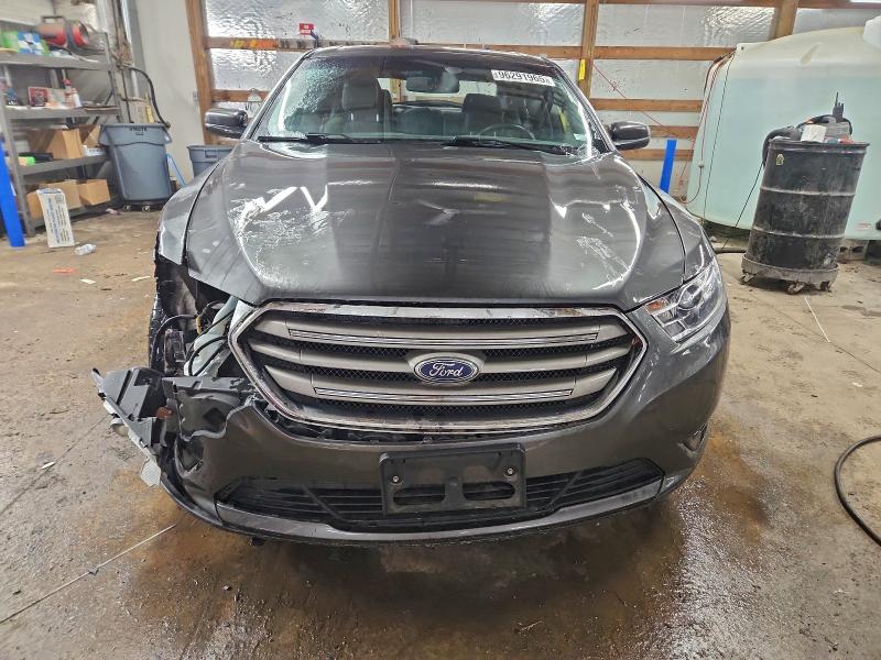 FORD TAURUS 2018 VIN 1FAHP2E85JG133263