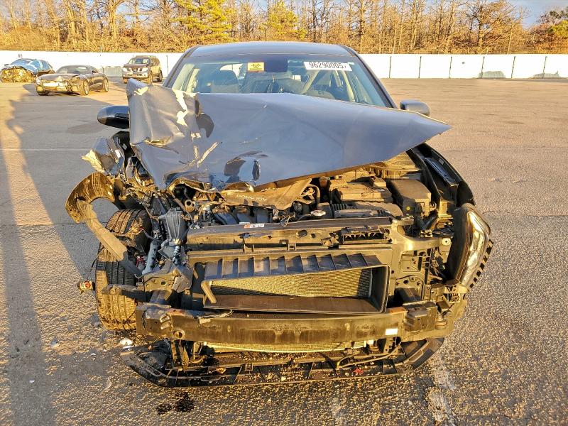 Фото 5 - HYUNDAI KONA